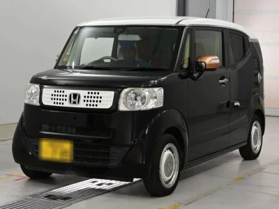 HONDA N BOX SLASH