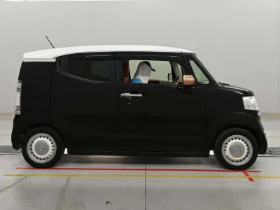 HONDA N BOX SLASH
