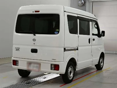NISSAN CLIPPER VAN