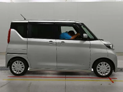 NISSAN ROOX