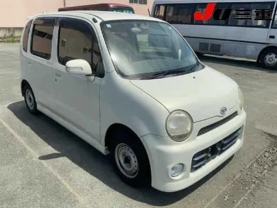 DAIHATSU MOVE LATTE