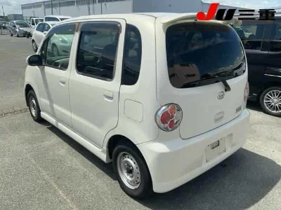 DAIHATSU MOVE LATTE