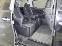 Цена авто Toyota Alphard с аукционов Японии, номер кузова AGH30W, пробег 37 000, оценка 3
