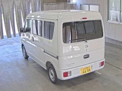 NISSAN CLIPPER VAN