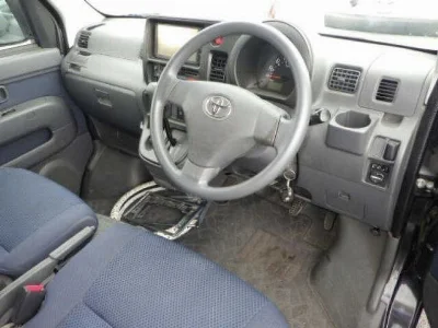TOYOTA PIXIS VAN