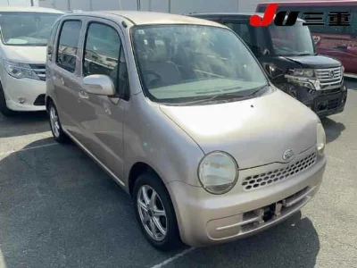 DAIHATSU MOVE LATTE