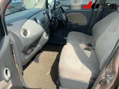 DAIHATSU MOVE LATTE