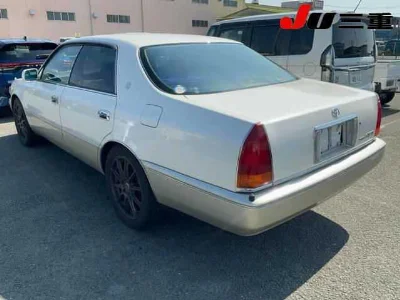 TOYOTA CROWN MAJESTA