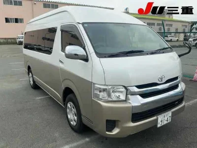 TOYOTA HIACE
