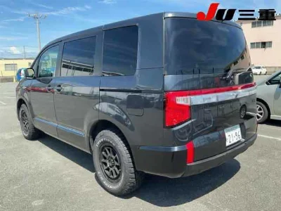 MITSUBISHI DELICA D5