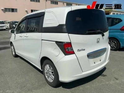HONDA FREED SPIKE