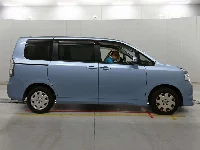 Цена авто Toyota Voxy с аукционов Японии, номер кузова ZRR70G, пробег 103 000, оценка 6