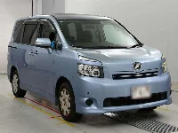 Цена авто Toyota Voxy с аукционов Японии, номер кузова ZRR70G, пробег 103 000, оценка 6