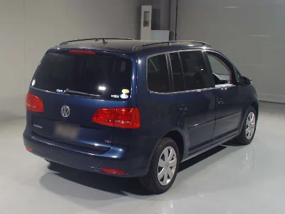 VOLKSWAGEN GOLF TOURAN