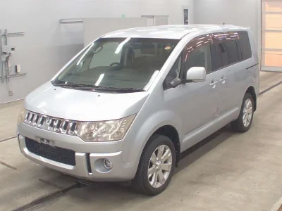 MITSUBISHI DELICA D5