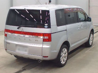 MITSUBISHI DELICA D5