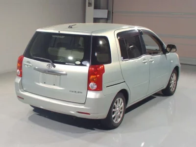 TOYOTA RAUM