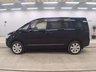 MITSUBISHI DELICA D5