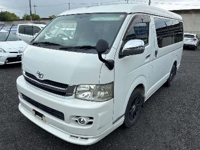 TOYOTA HIACE