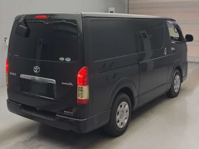 TOYOTA HIACE VAN