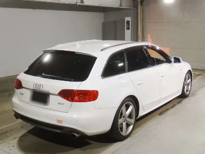 AUDI A4 AVANTE