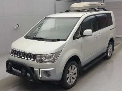MITSUBISHI DELICA D5