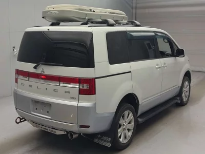 MITSUBISHI DELICA D5