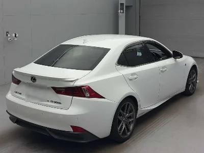 LEXUS IS