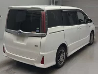 Цена авто Toyota Noah с аукционов Японии, номер кузова ZWR80W, пробег 311 000, оценка 7