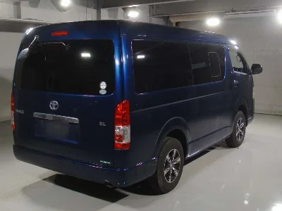 TOYOTA HIACE