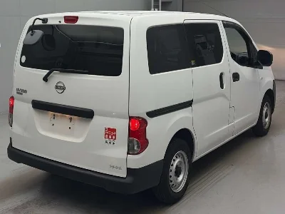 NISSAN NV200