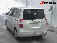 Цена авто Toyota Noah с аукционов Японии, номер кузова ZRR70G, пробег 138 000, оценка 2