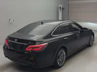 Цена авто Toyota CROWN HYBRID с аукционов Японии, номер кузова AZSH21, пробег 135 000, оценка 8