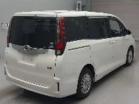 Цена авто Toyota Noah с аукционов Японии, номер кузова ZWR80G, пробег 121 000, оценка 2
