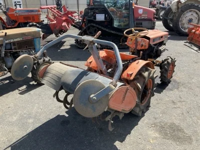 KUBOTA KUBOTA