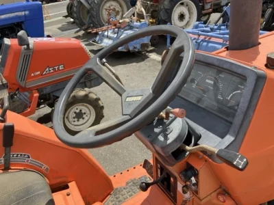 KUBOTA KUBOTA