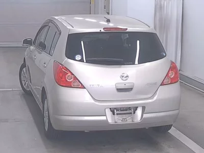 NISSAN TIIDA