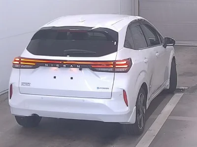NISSAN AURA