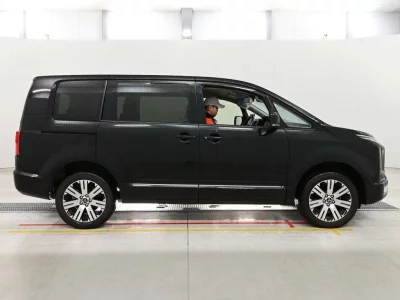 MITSUBISHI DELICA D5
