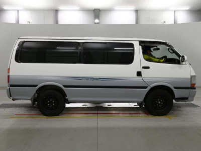 TOYOTA REGIUS VAN
