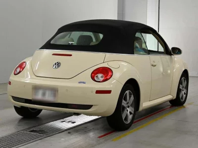 VOLKSWAGEN NEW BEETLE