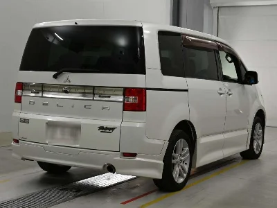 MITSUBISHI DELICA D5