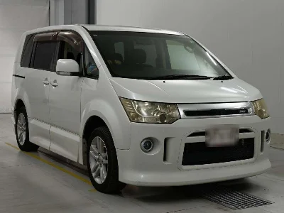 MITSUBISHI DELICA D5