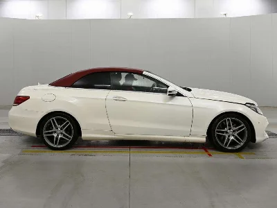 MERCEDES BENZ E CLASS