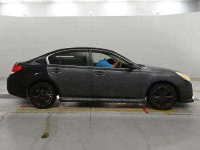 SUBARU LEGACY B4