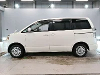 Цена авто Toyota Voxy с аукционов Японии, номер кузова AZR60G, пробег 135 000, оценка 6