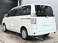 Цена авто Toyota Voxy с аукционов Японии, номер кузова AZR60G, пробег 135 000, оценка 6