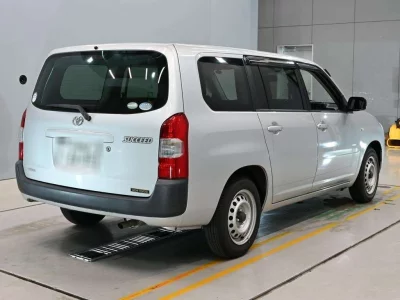 TOYOTA SUCCEED
