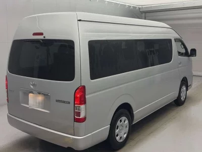 TOYOTA HIACE