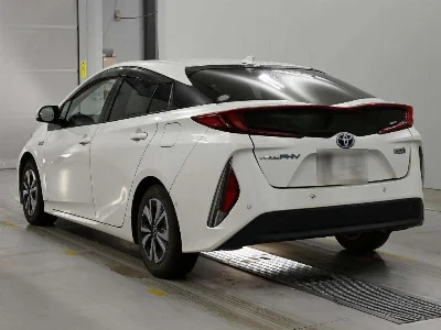 TOYOTA PRIUS PHV